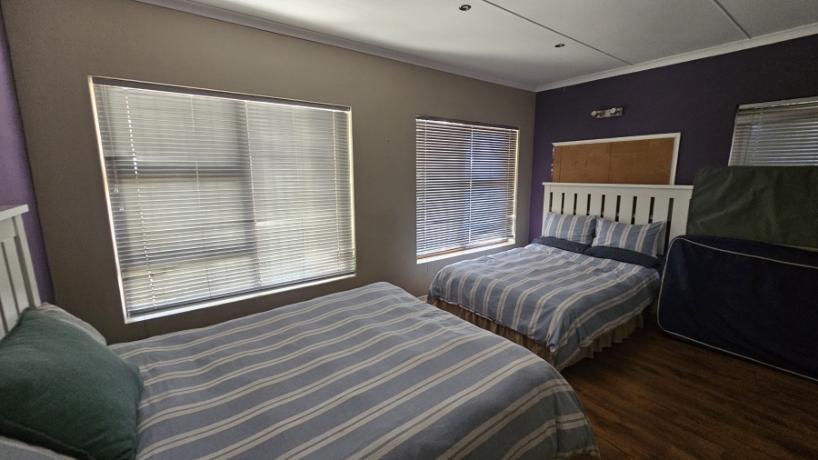 3 Bedroom Property for Sale in Wavecrest Eastern Cape